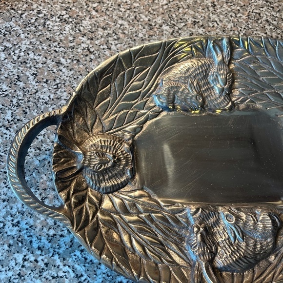 Bunny/Rabbit Metalware Tray with Handles - Picture 2 of 8